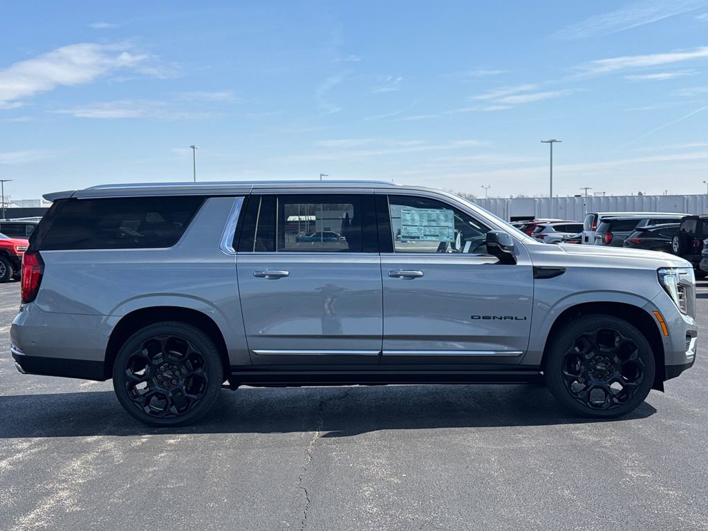 New 2026 GMC Yukon XL Denali w/ Denali Reserve Package image 10