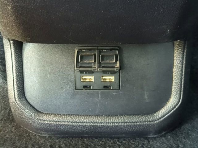 Used 2021 Toyota Highlander L image 17