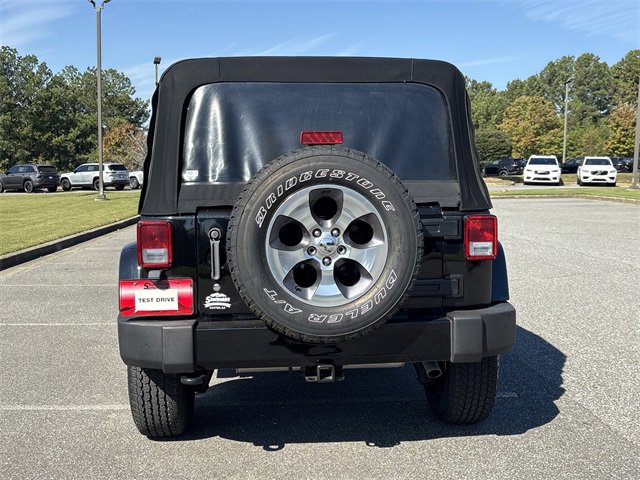 Used 2016 Jeep Wrangler Unlimited Sahara w/ Connectivity Group image 6