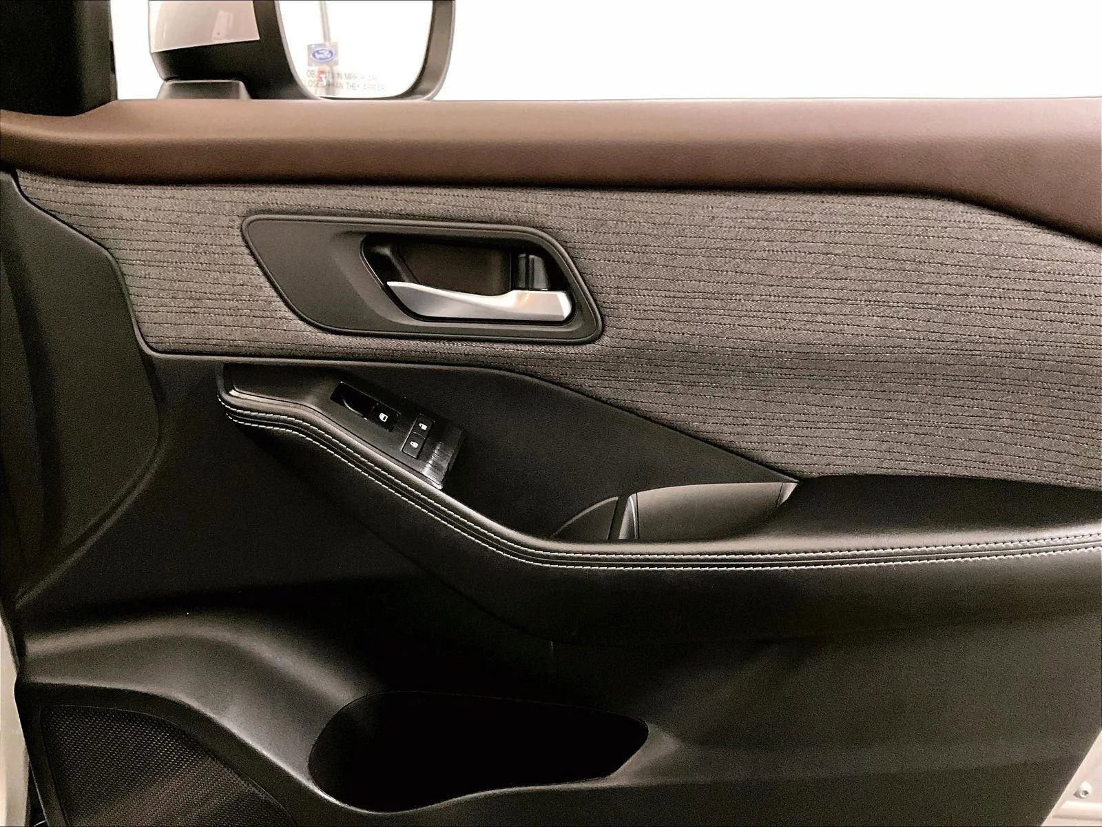 Used 2021 Nissan Rogue SV image 23