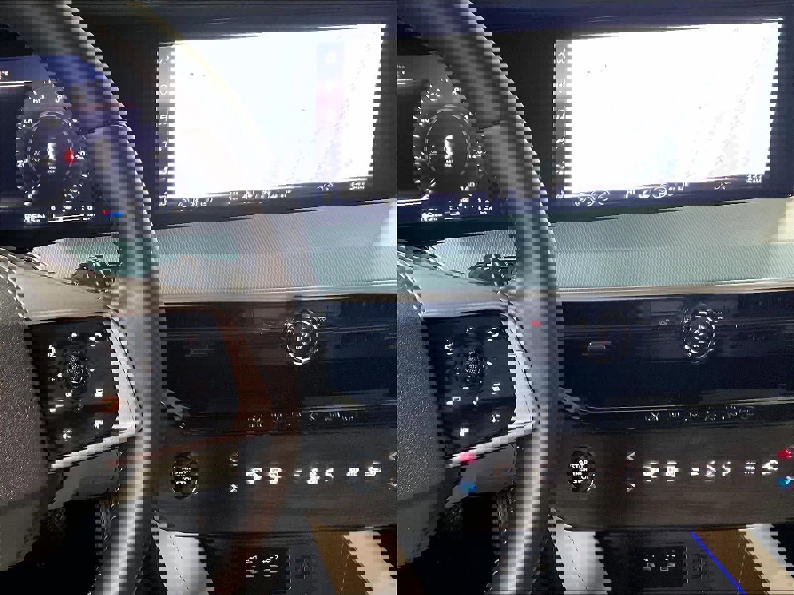 Certified 2025 Nissan Murano Platinum w/ Cargo Package image 19