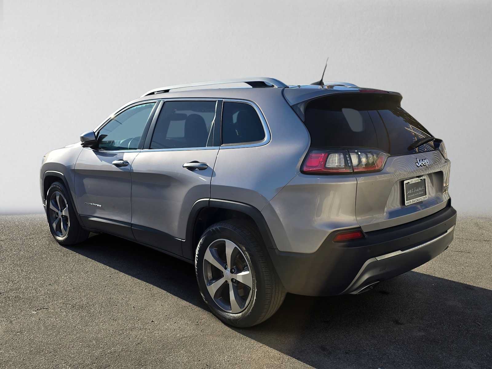 Used 2019 Jeep Cherokee Limited FWD image 5