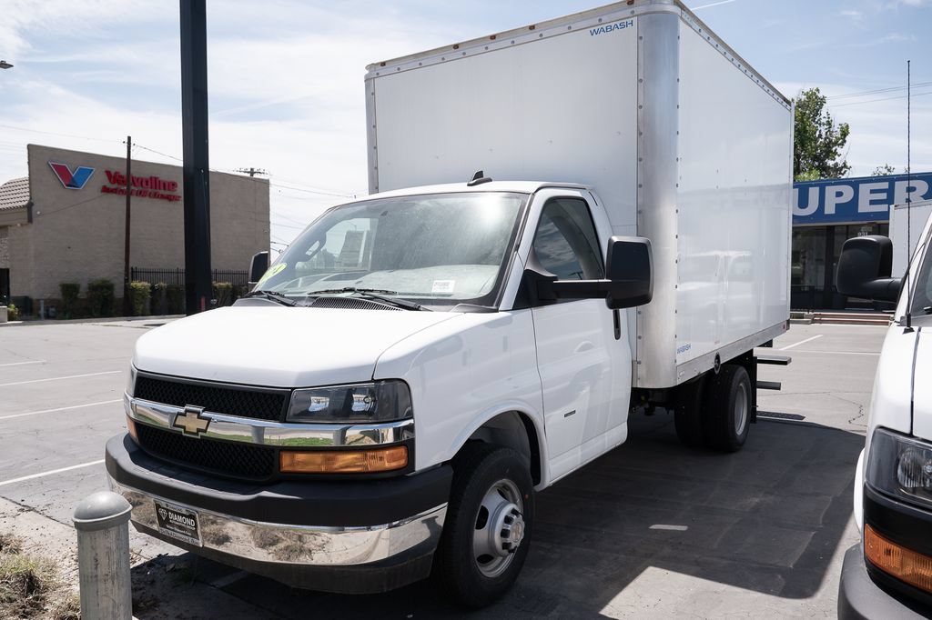Used 2024 Chevrolet Express 3500 w/ Power Convenience Package RWD image 5