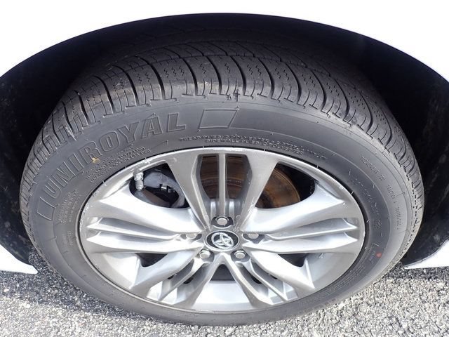 Used 2017 Toyota Camry LE FWD image 13