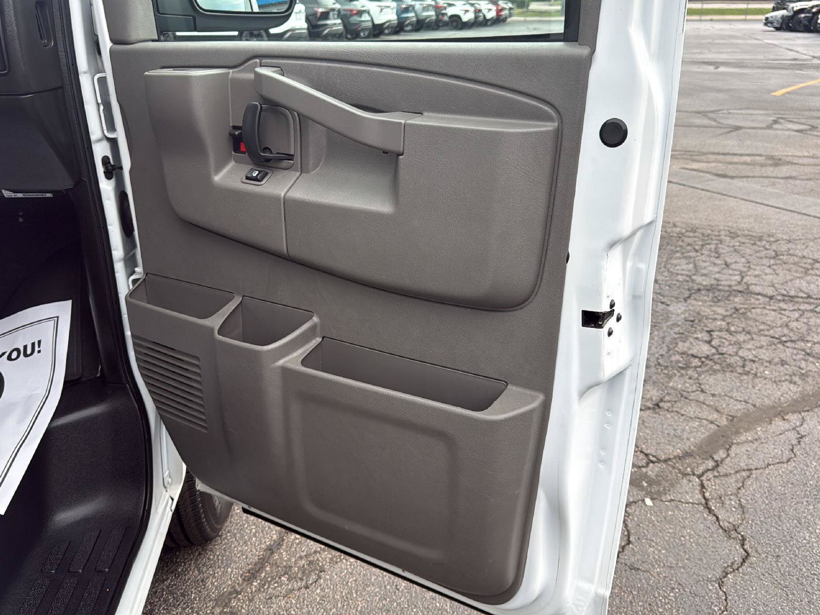 Used 2025 Chevrolet Express 3500 LT w/ LT Preferred Equipment Group RWD image 24