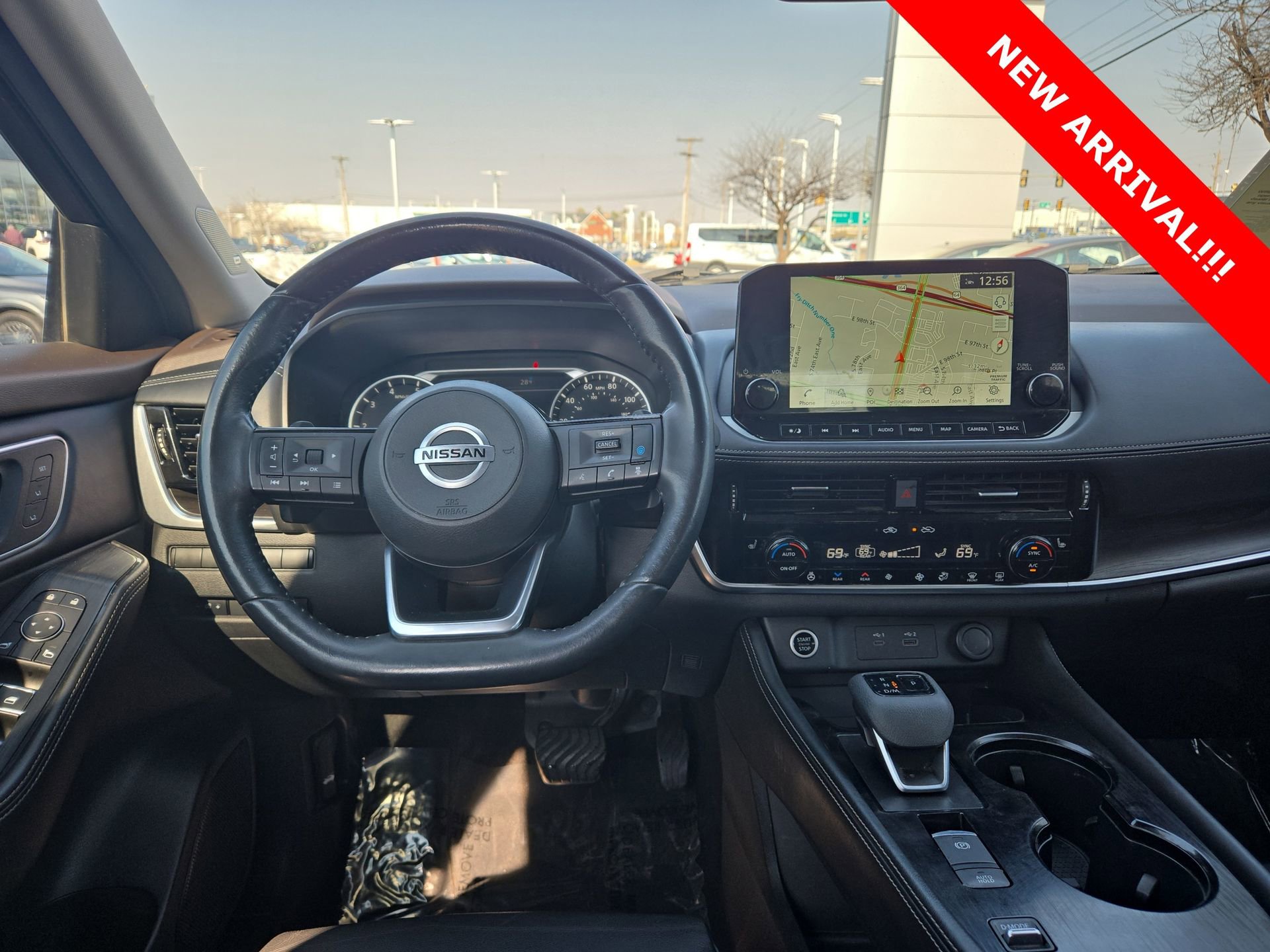 Used 2021 Nissan Rogue SL w/ Premium Package image 13