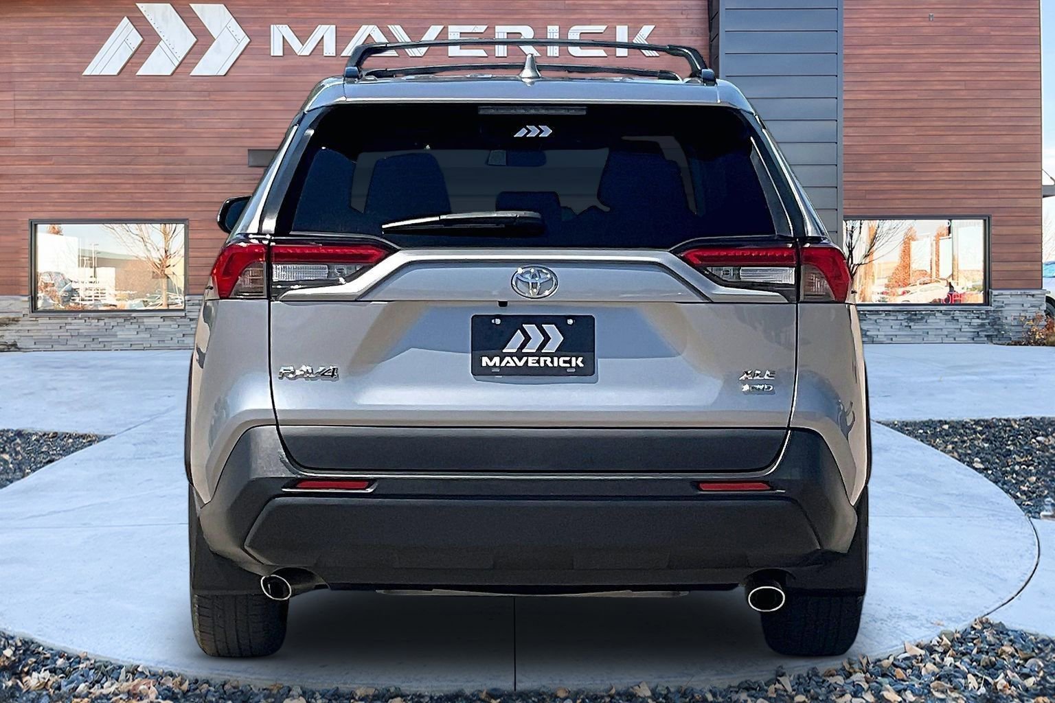 Used 2020 Toyota RAV4 XLE w/ All Weather Liner Package AWD/4WD image 6