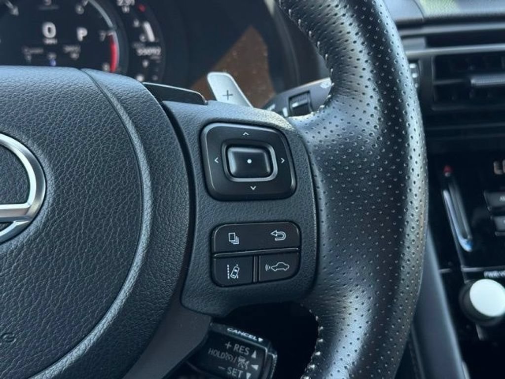 Used 2024 Lexus IS 500 RWD image 12