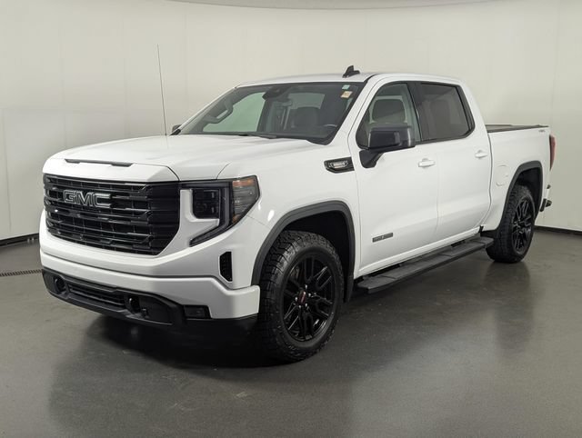 Used 2024 GMC Sierra 1500 Elevation w/ LPO, Elevation Black Package AWD/4WD image 4