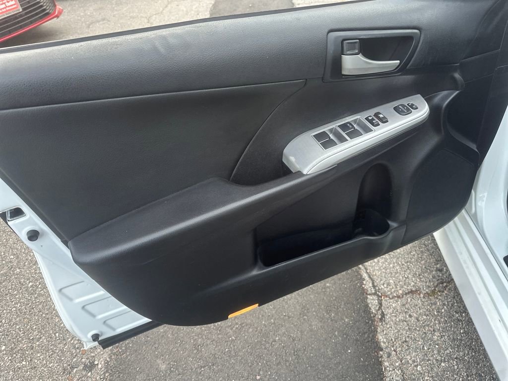 Used 2014 Toyota Camry SE image 11