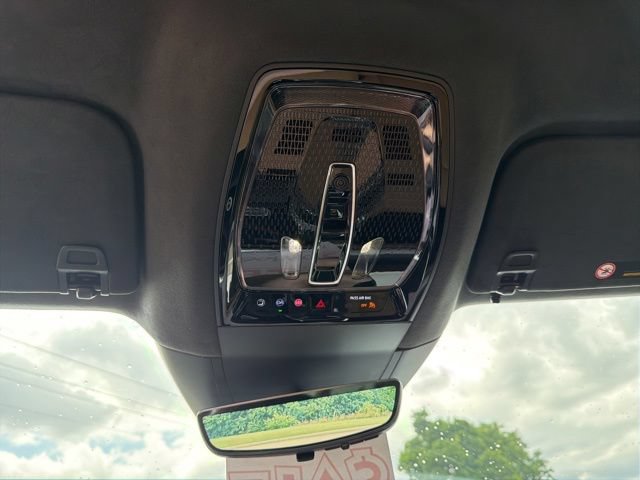 Used 2025 Cadillac Escalade IQ Luxury 2 AWD/4WD image 15