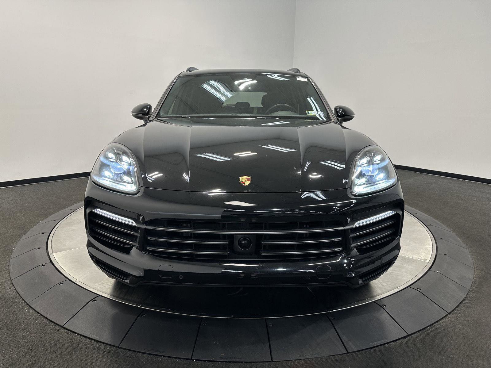 Used 2022 Porsche Cayenne Platinum Edition image 10