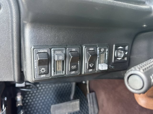 Used 2001 HUMMER H1 4-Door Open Top AWD/4WD image 17