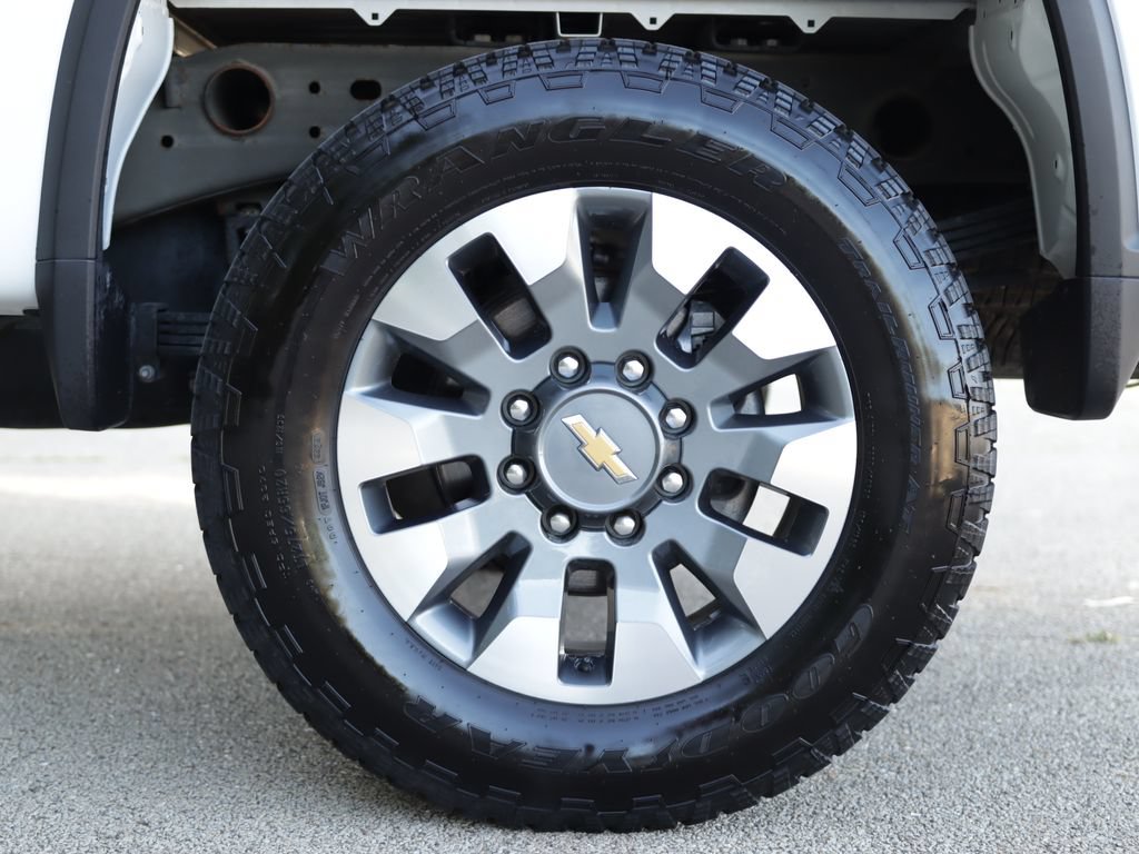 Used 2025 Chevrolet Silverado 2500 Custom w/ Custom Value Package AWD/4WD image 38