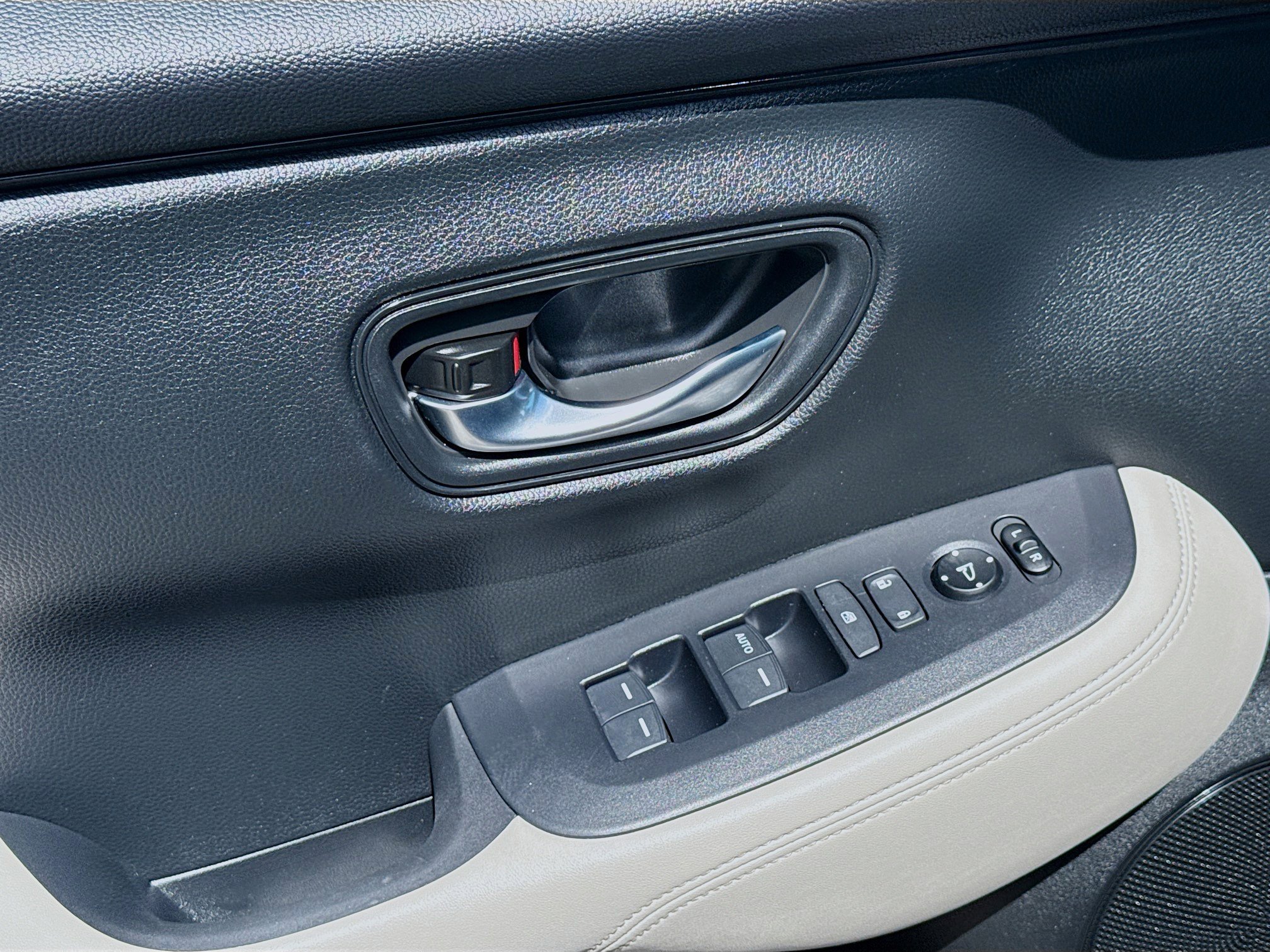 Used 2024 Honda HR-V LX image 14