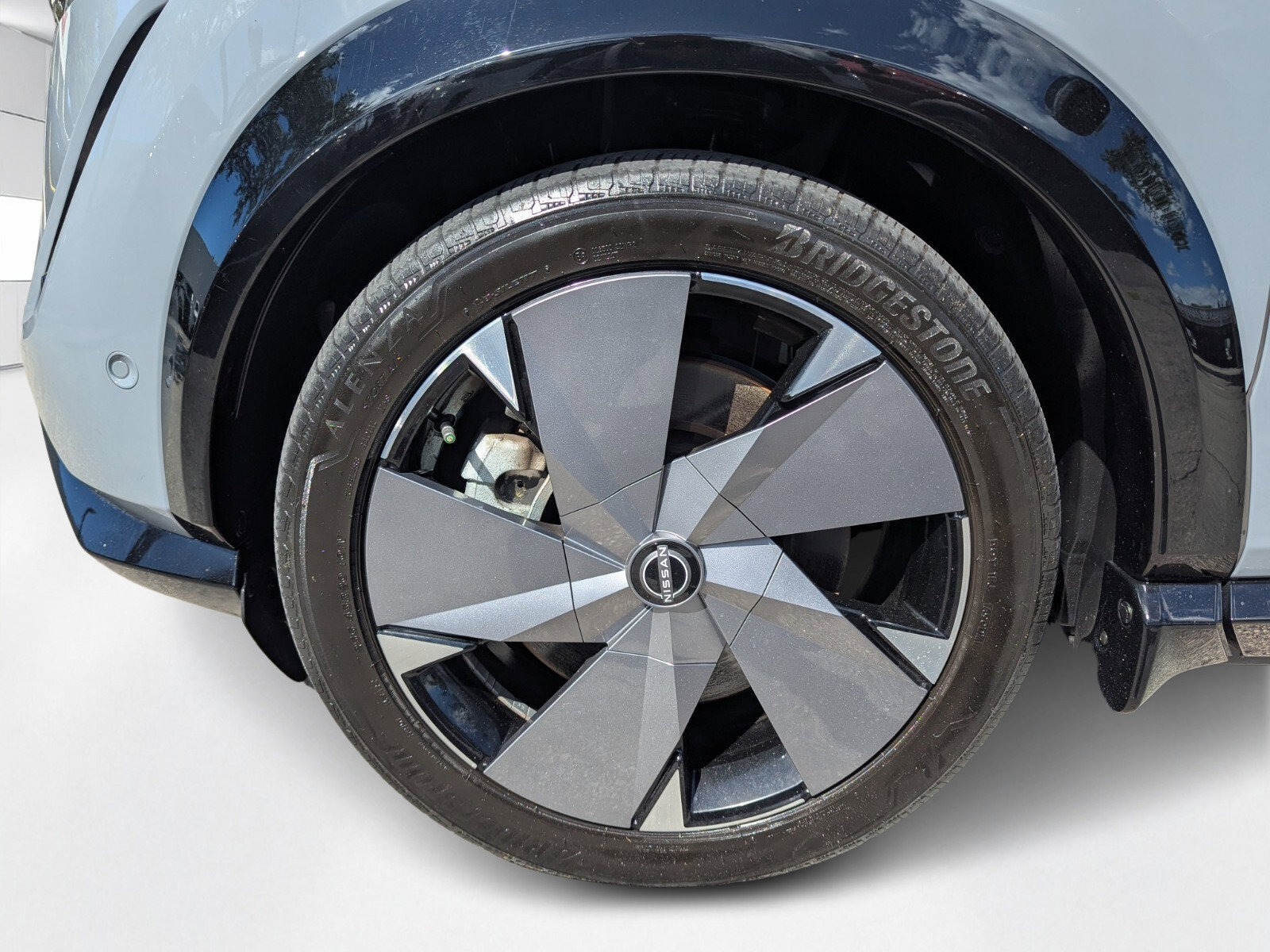 Certified 2024 Nissan Ariya AWD image 9