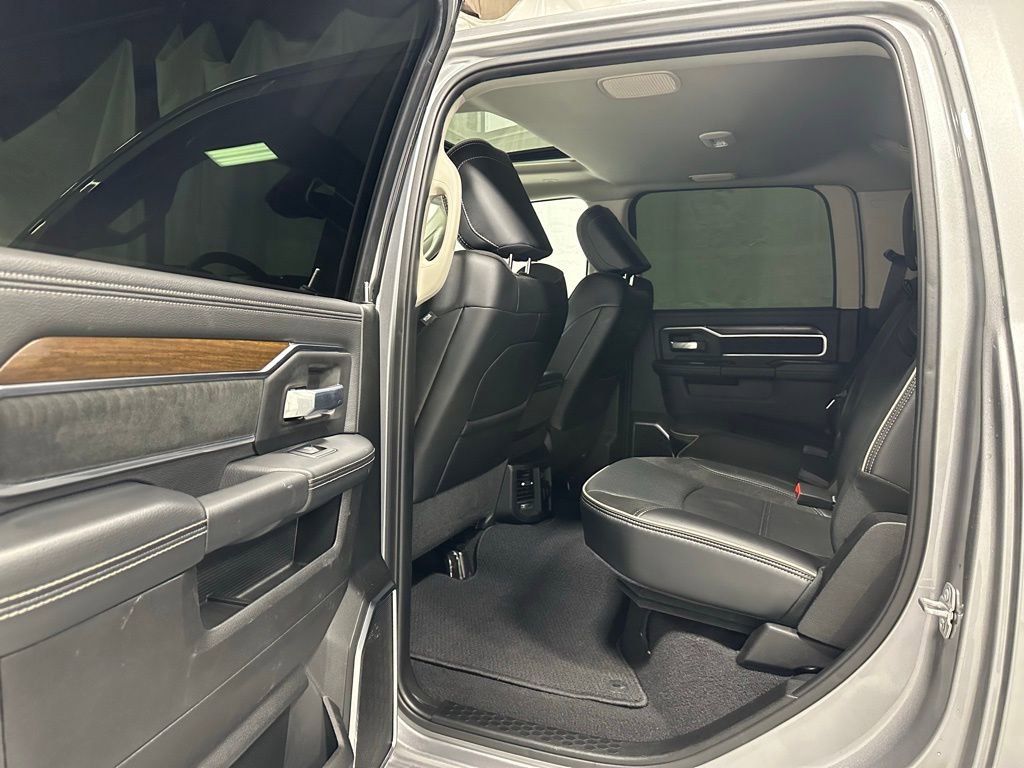 Used 2024 RAM 3500 Laramie image 39