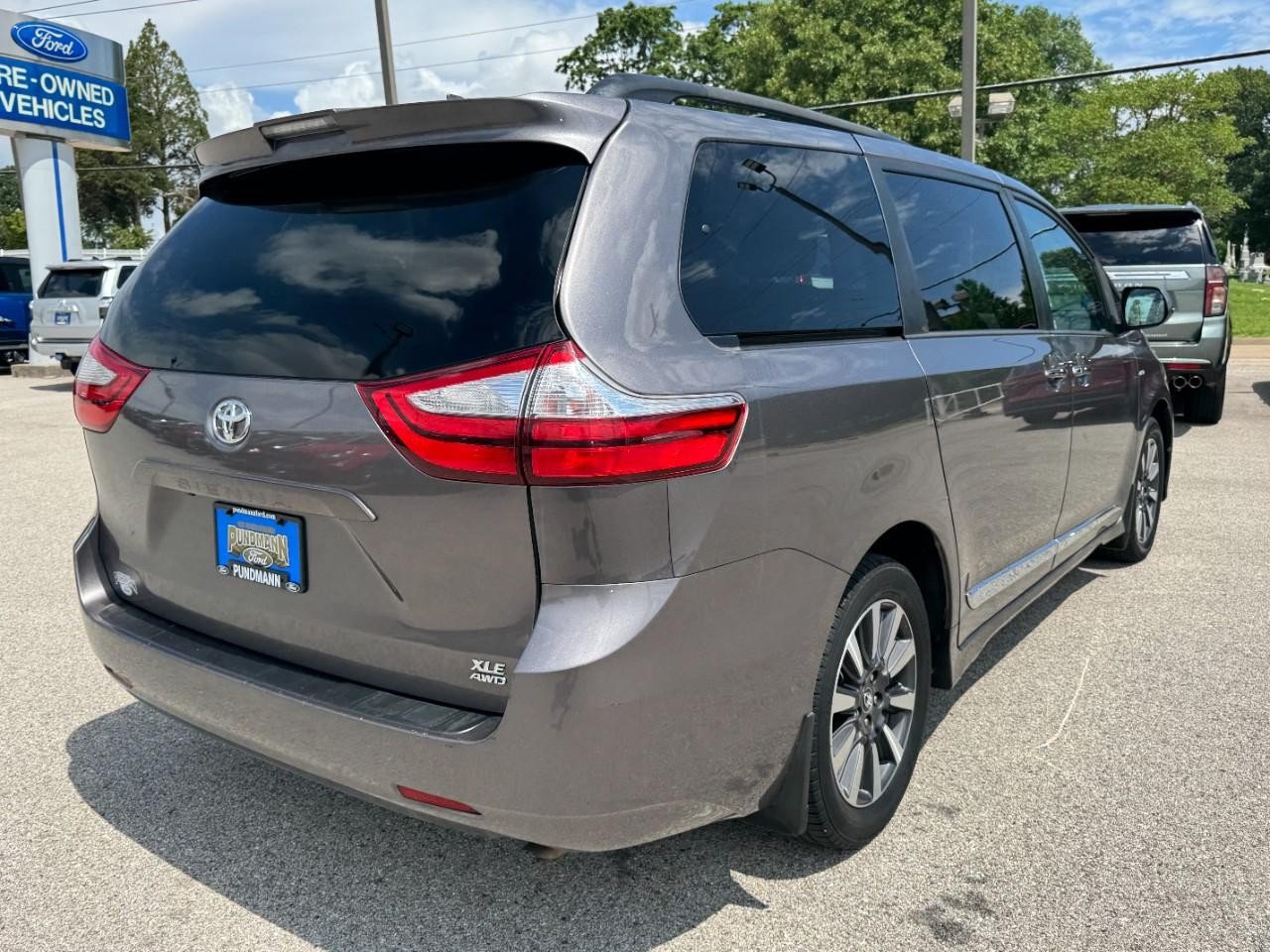 Used 2018 Toyota Sienna XLE w/ Protection Package AWD/4WD image 3