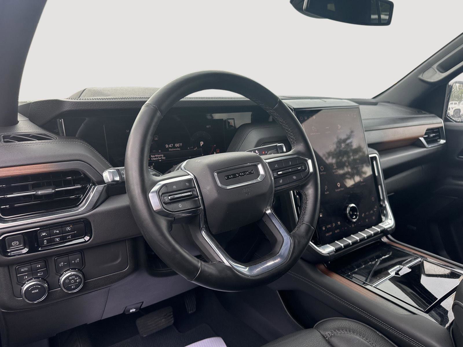 Used 2025 GMC Yukon Denali AWD/4WD image 10