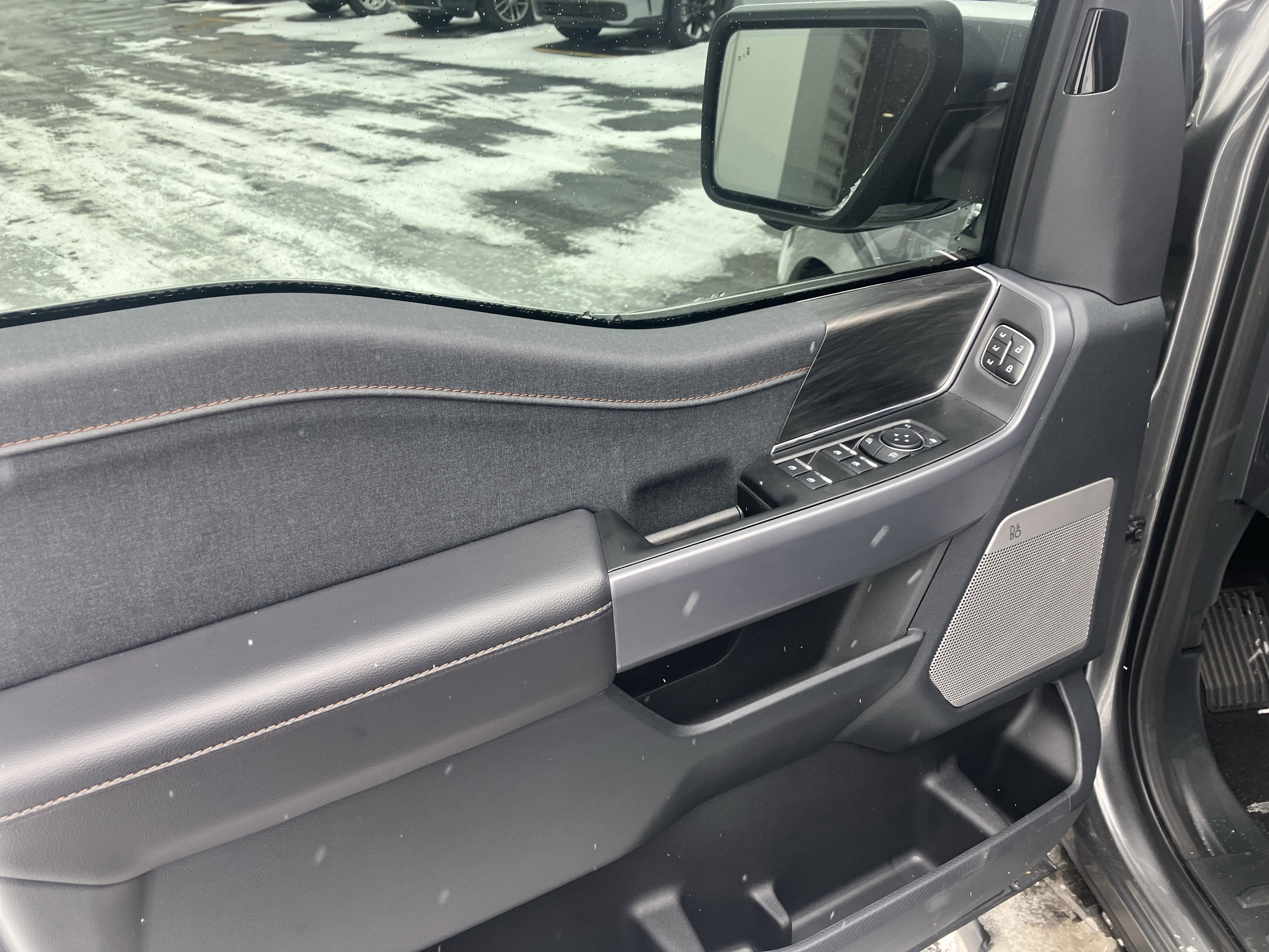 Certified 2025 Ford F150 Lariat w/ Equipment Group 501A Mid image 17