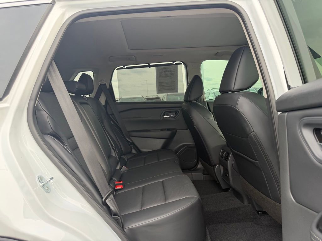 Used 2026 Nissan Rogue SV w/ SV Premium Package image 19