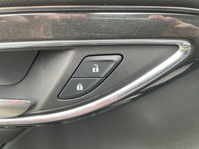 Used 2025 Buick Envision Preferred image 6