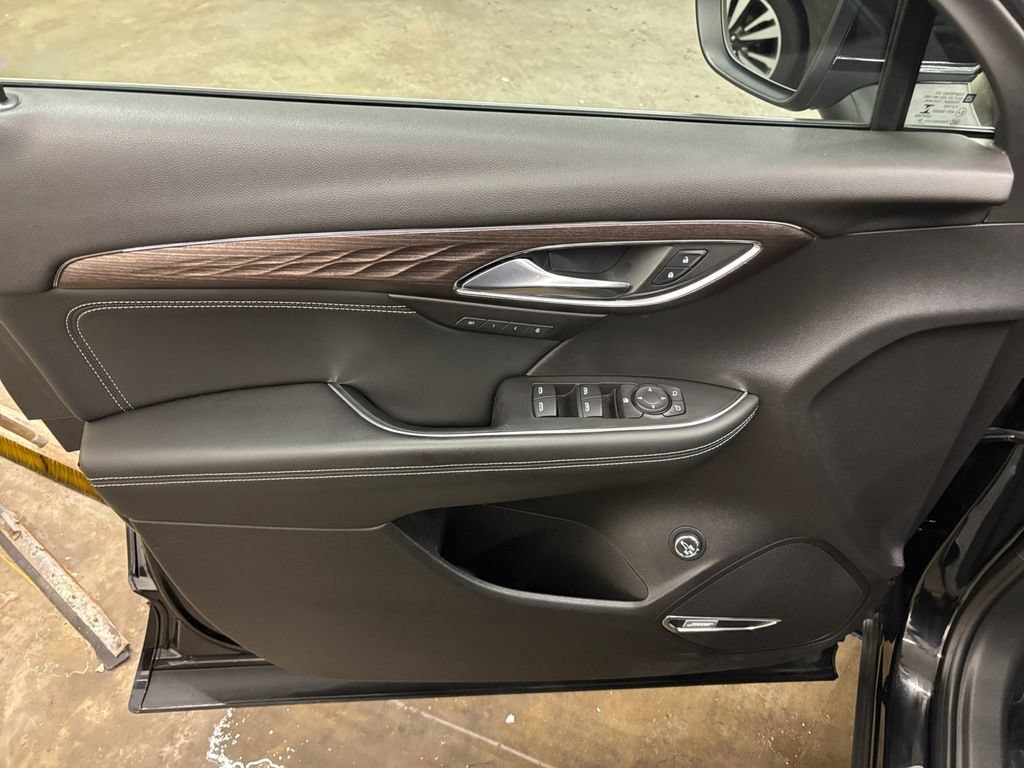 Used 2022 Buick Envision Avenir w/ Technology Package II FWD image 11