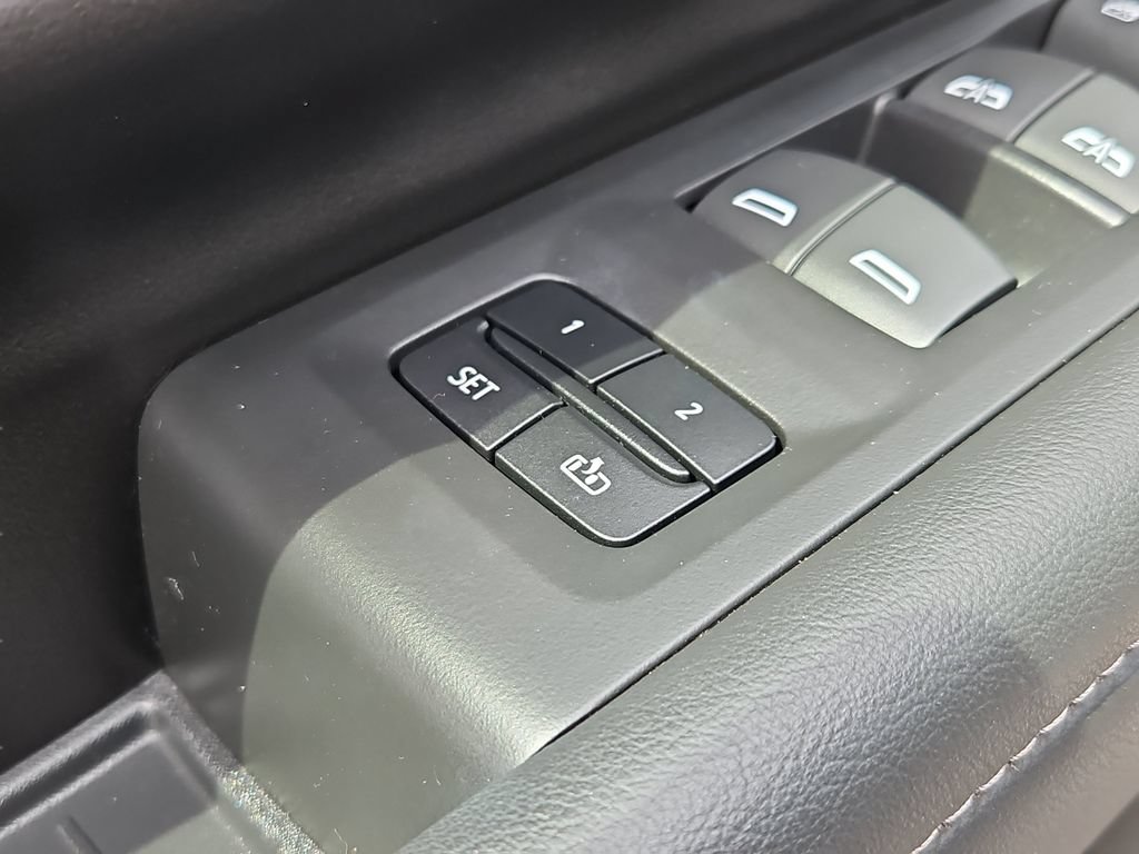 Certified 2023 Chevrolet Tahoe Z71 w/ Luxury Package AWD/4WD image 22