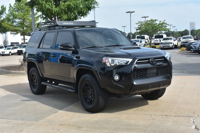 Used 2021 Toyota 4Runner Venture w/ Moonroof Package AWD/4WD image 3