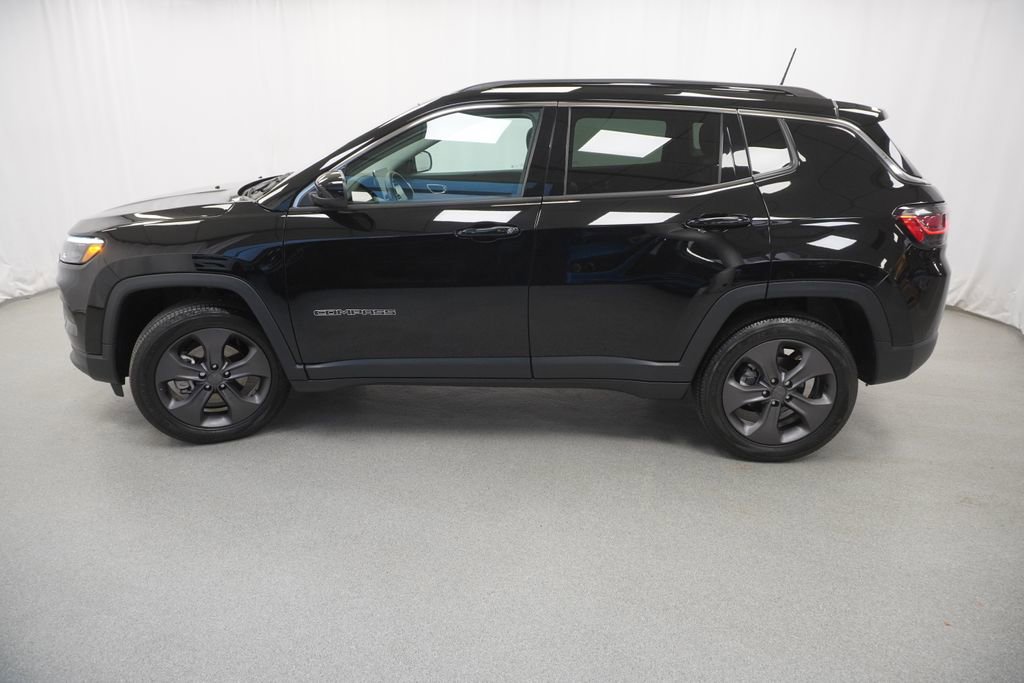 Certified 2022 Jeep Compass Latitude w/ Sun and Sound Group image 16