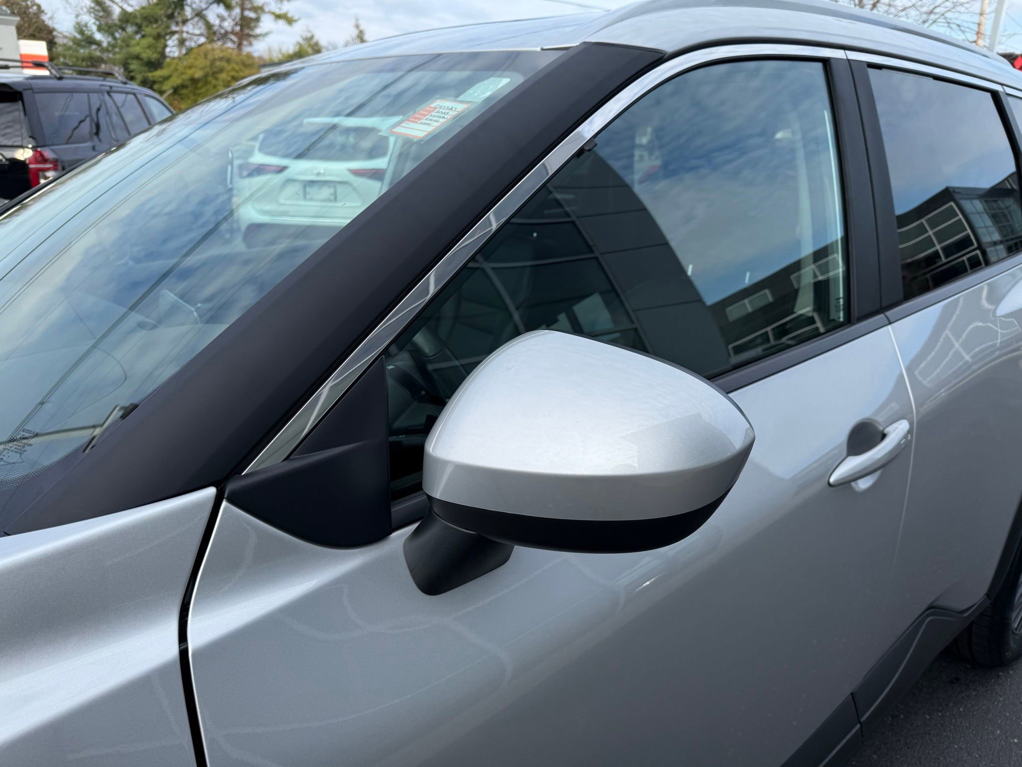 Used 2023 Nissan Rogue SV w/ SV Premium B Package image 14