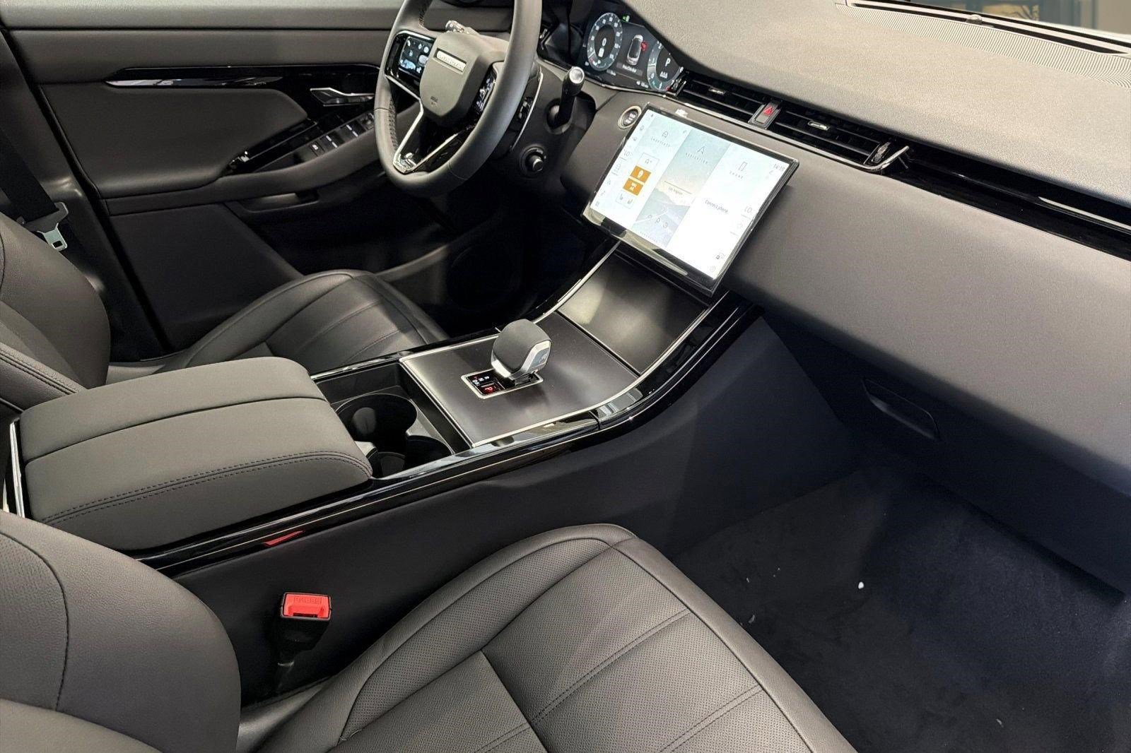 New 2026 Land Rover Range Rover Evoque Dynamic SE AWD/4WD image 28