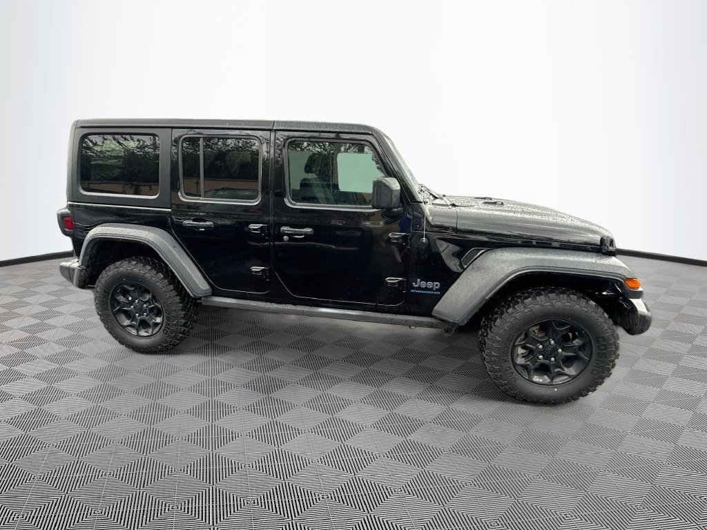 Used 2023 Jeep Wrangler Unlimited w/ Cold Weather Group AWD/4WD image 5