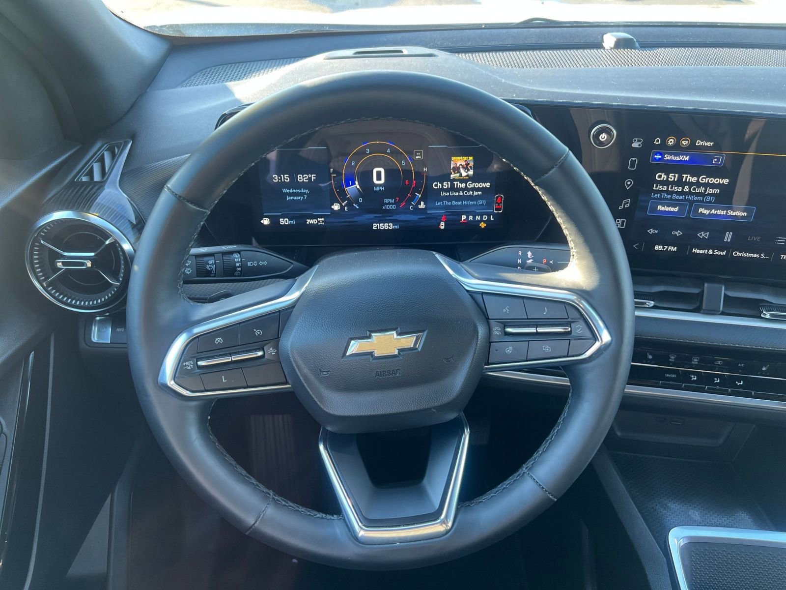 Used 2025 Chevrolet Equinox LT image 34