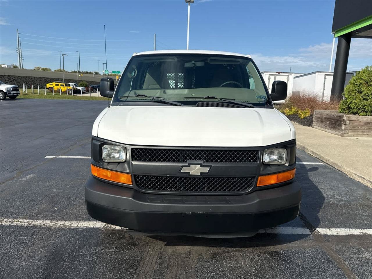 Used 2011 Chevrolet Express 2500 RWD image 3