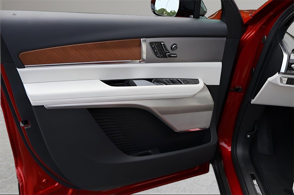 New 2026 Cadillac Vistiq Luxury image 12
