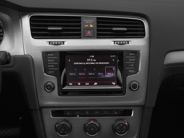 Used 2016 Volkswagen Golf S image 13