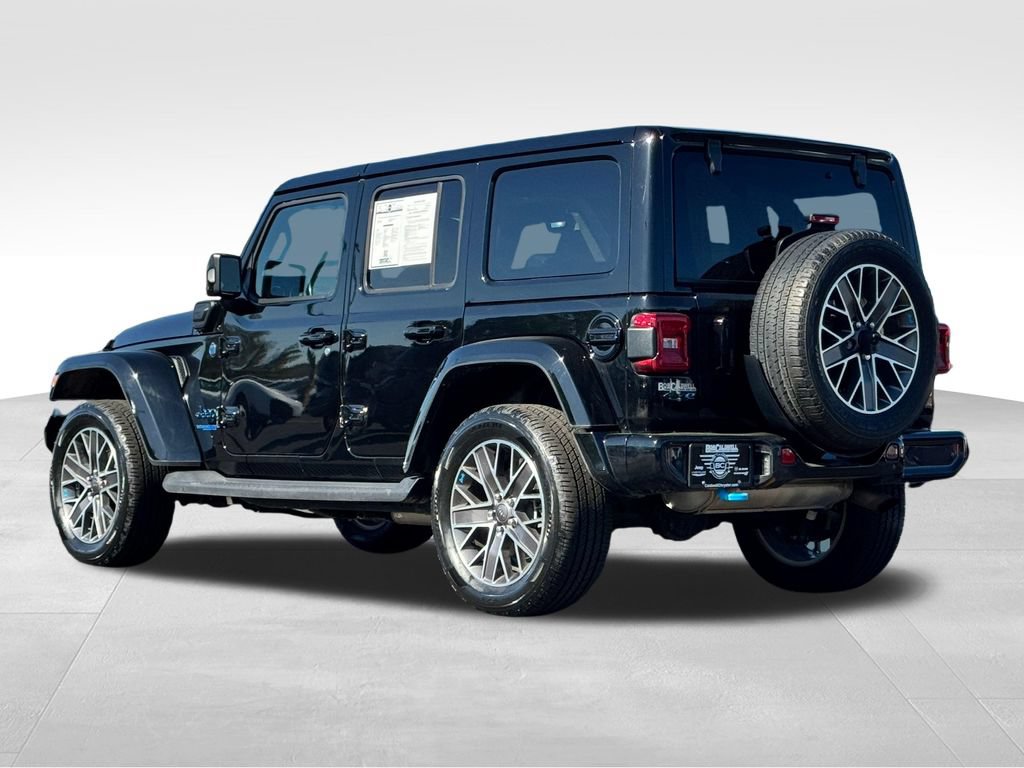 Used 2022 Jeep Wrangler Unlimited Sahara AWD/4WD image 5