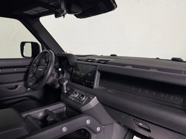 Used 2025 Land Rover Defender 130 Outbound AWD/4WD image 23