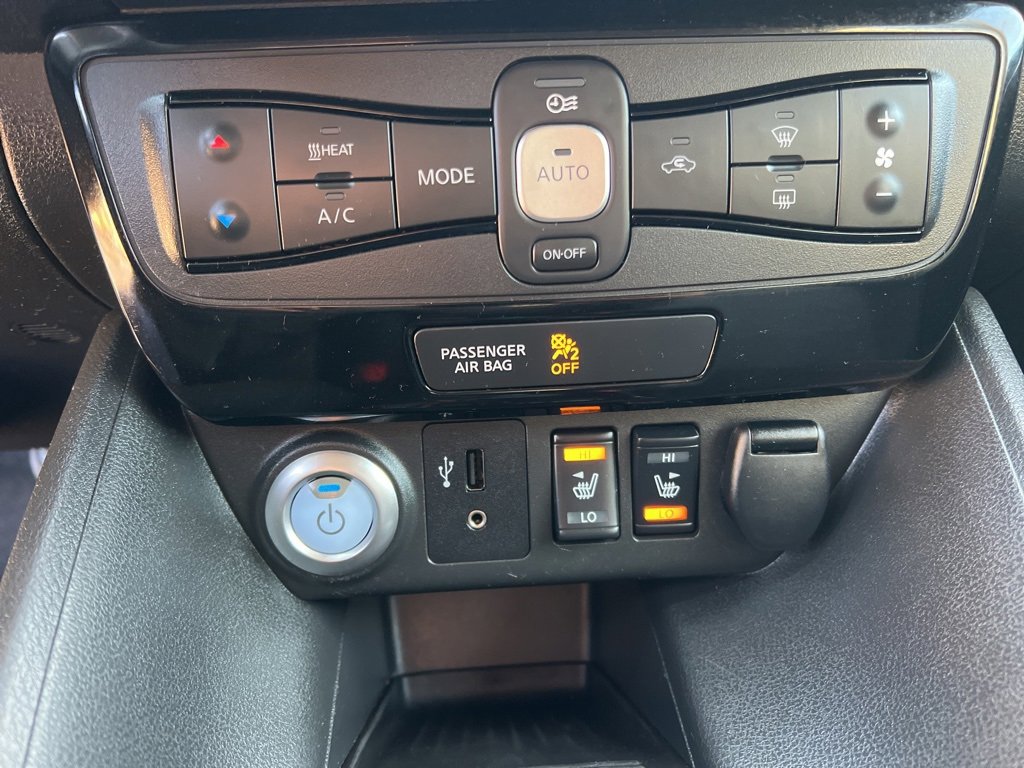Used 2018 Nissan Leaf SV w/ SV Technology Package image 20