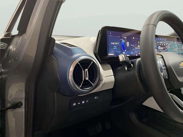 Used 2026 Chevrolet Equinox EV LT image 17