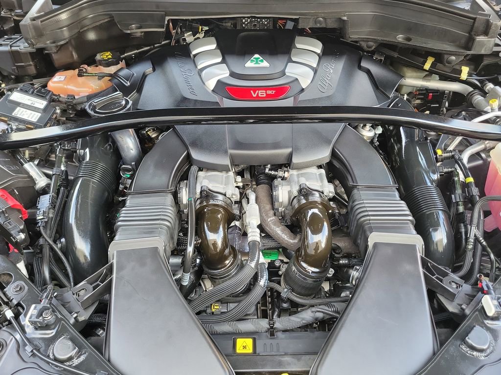 Used 2022 Alfa Romeo Stelvio Quadrifoglio w/ Active Assist Plus Package image 27