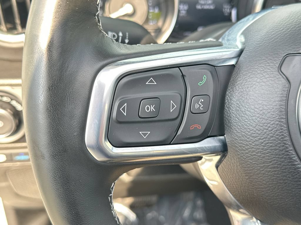Used 2023 Jeep Wrangler Unlimited Sahara w/ Cold Weather Group AWD/4WD image 24