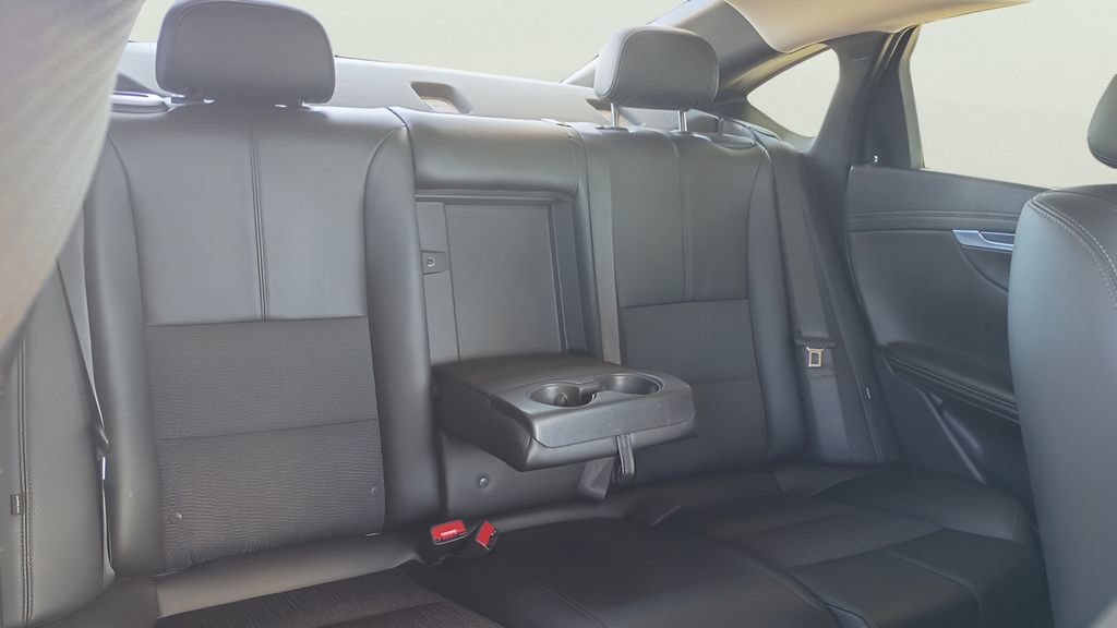 Used 2018 Chevrolet Impala LT FWD image 12