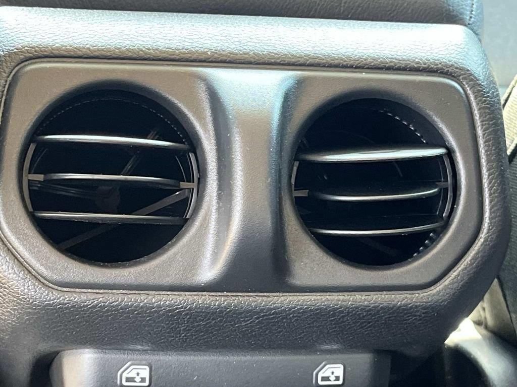 Used 2026 Jeep Wrangler Unlimited Sport AWD/4WD image 19