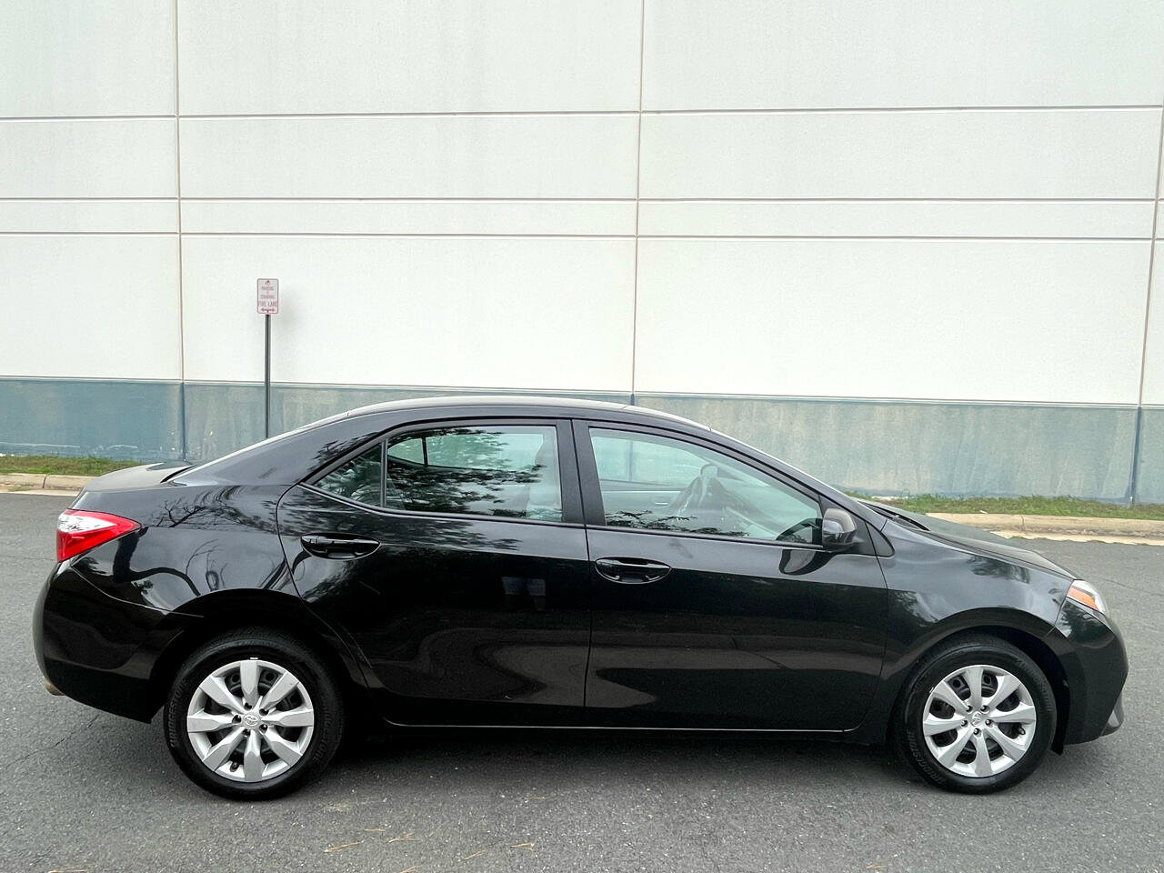 Used 2014 Toyota Corolla LE Premium image 8