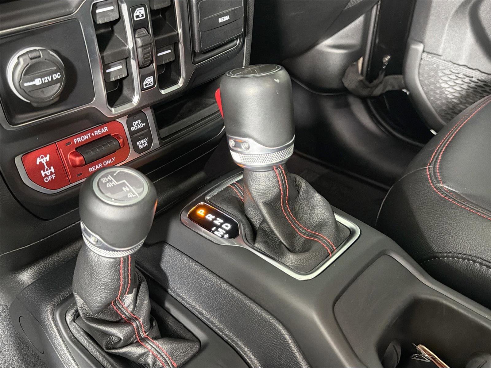Used 2021 Jeep Gladiator Rubicon AWD/4WD image 32