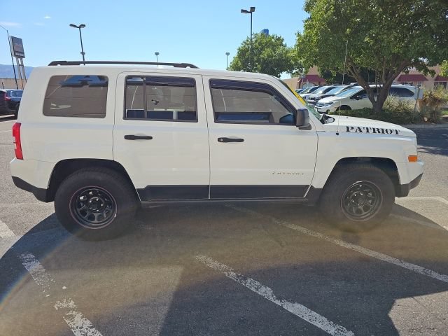 Used 2017 Jeep Patriot Sport AWD/4WD image 4