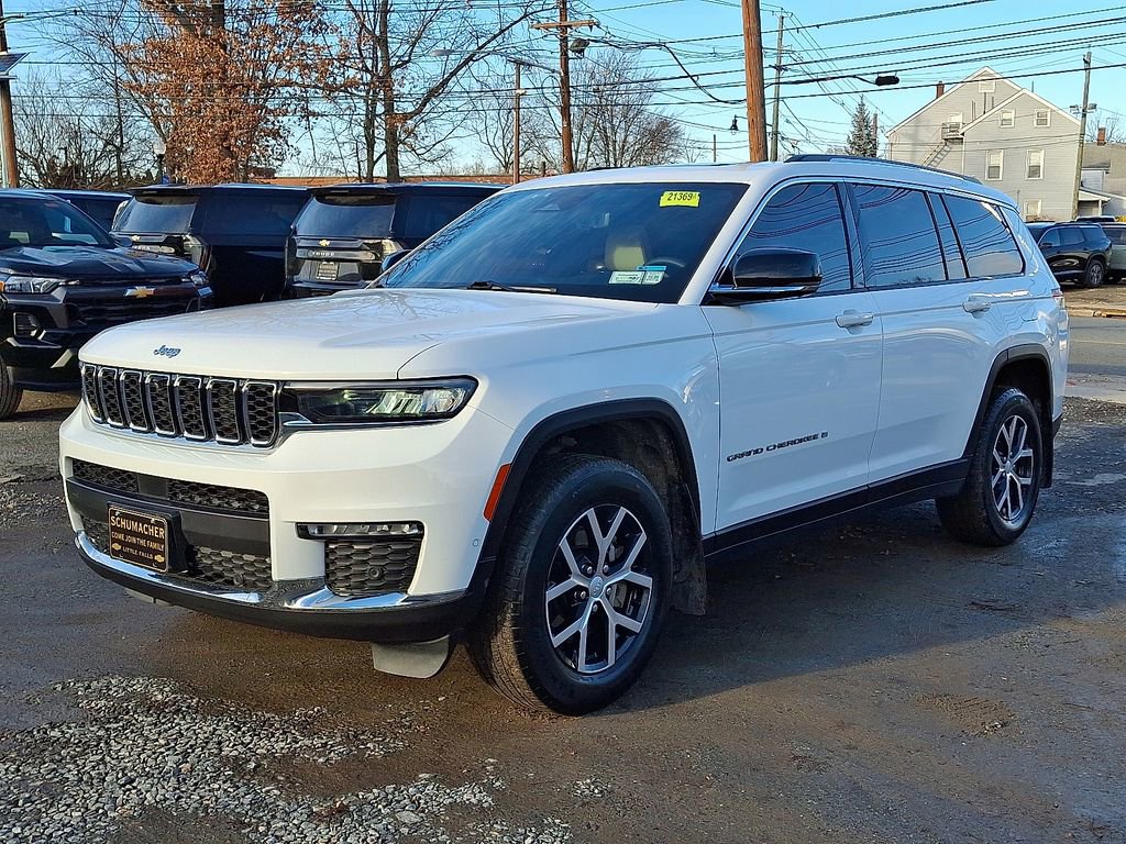 Used 2023 Jeep Grand Cherokee L Limited w/ Luxury Tech Group II image 3
