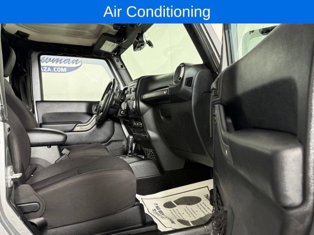 Used 2013 Jeep Wrangler Sport AWD/4WD image 13